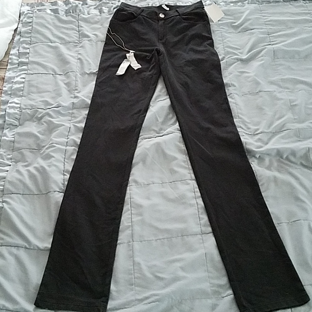 NWTS DREAM SOCIETY SKINNY PANTS.